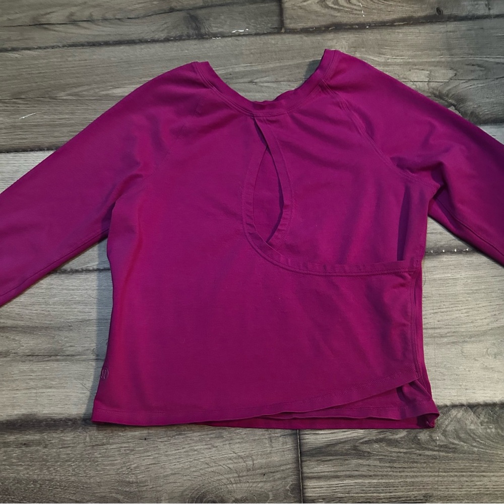 Lululemon LA keyhole reversible long sleeve in ripened raspberry - Picture 3 of 8